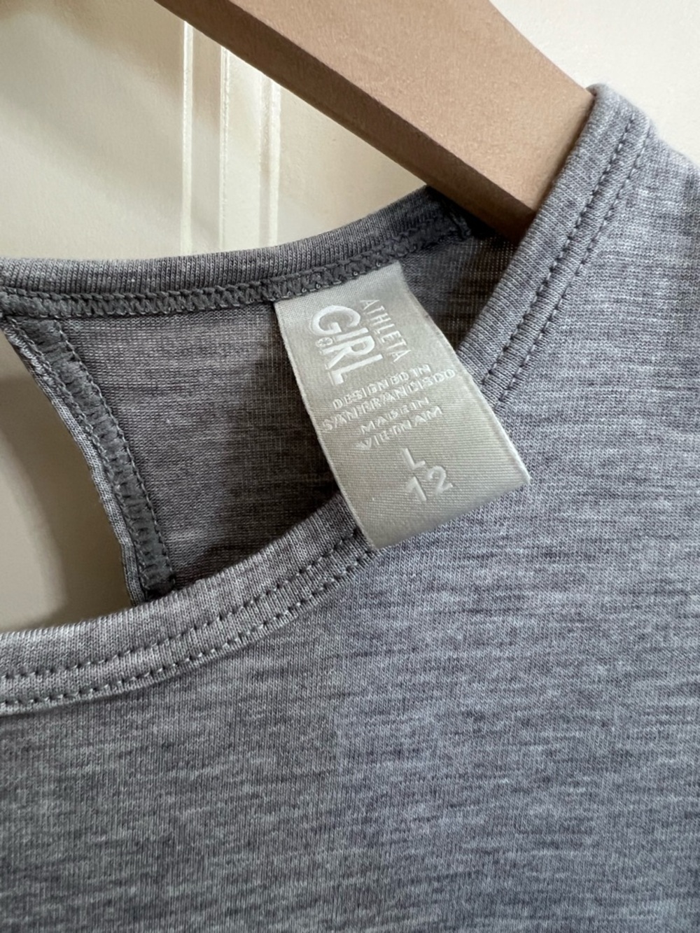 Athleta Girl Keyhole Tank in Gray, Size L (12) - Picture 7 of 10